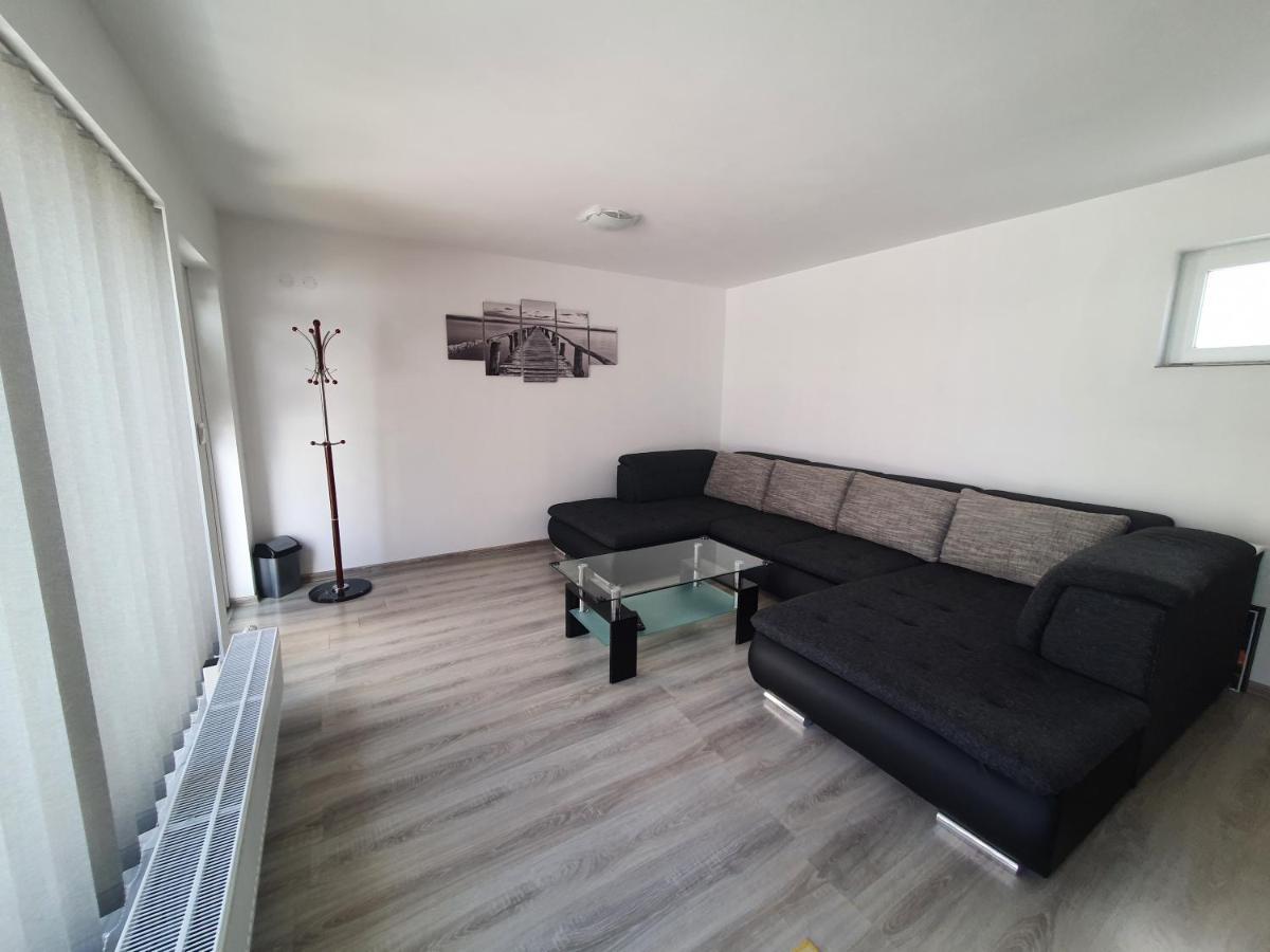 Apartmanovy Dom Stela Besenova Ngoại thất bức ảnh