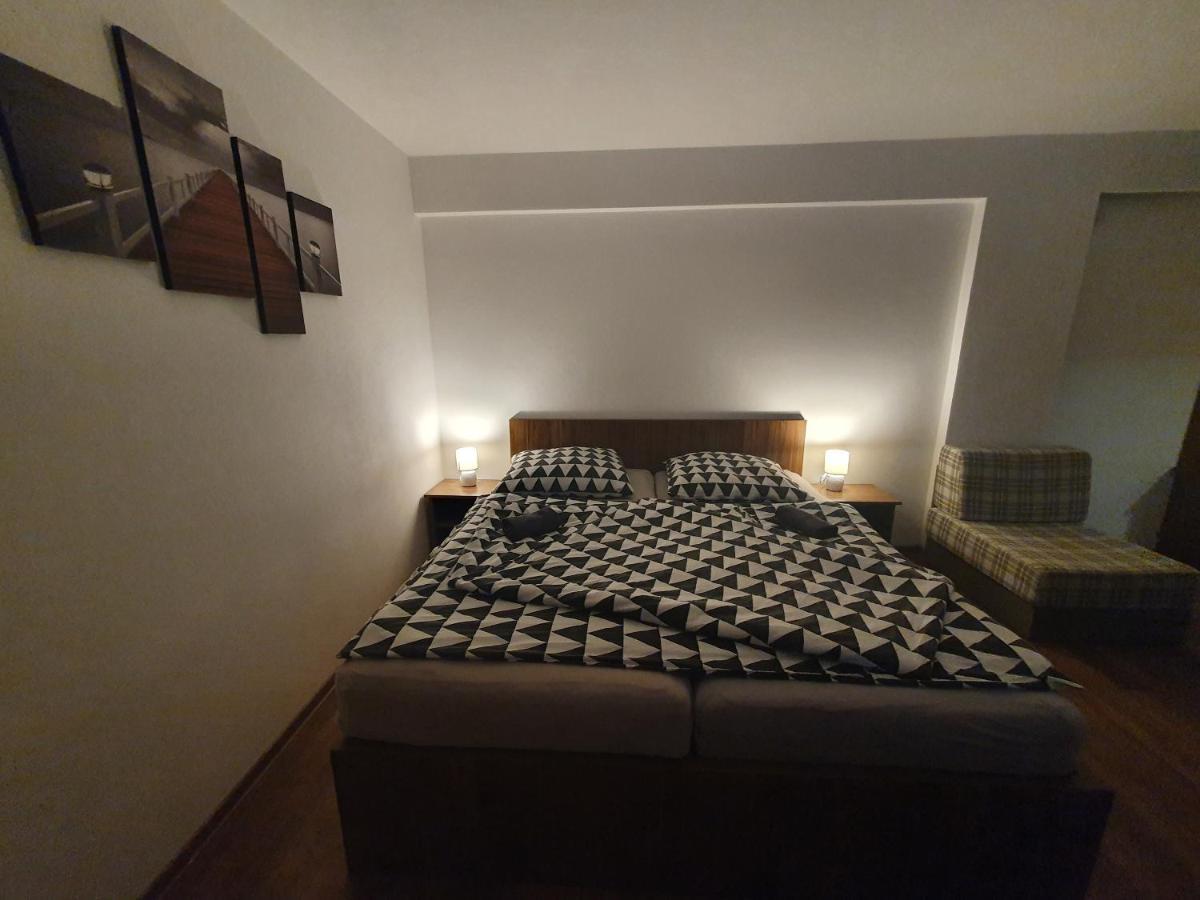 Apartmanovy Dom Stela Besenova Ngoại thất bức ảnh