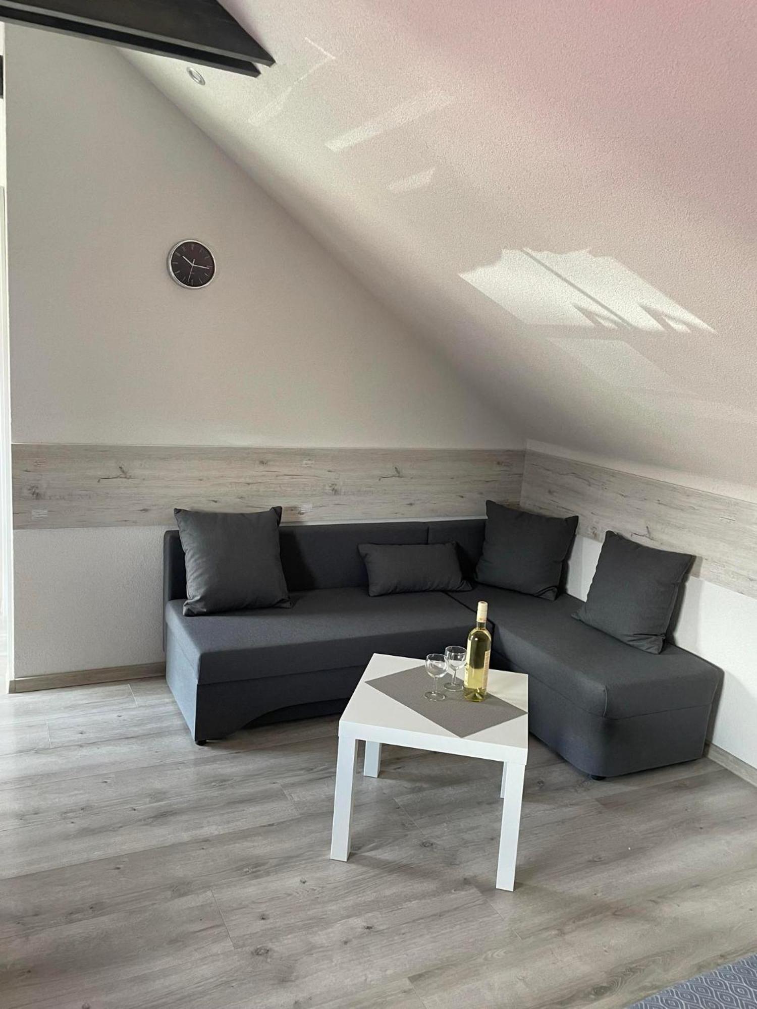 Apartmanovy Dom Stela Besenova Ngoại thất bức ảnh