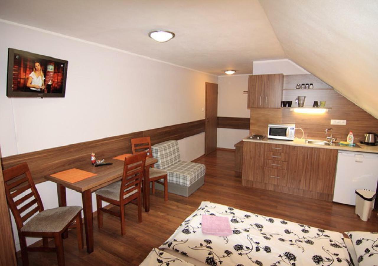 Apartmanovy Dom Stela Besenova Ngoại thất bức ảnh